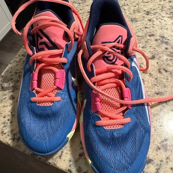 Nike Kids Shoes in Blue and Pink - Picture 3 of 5